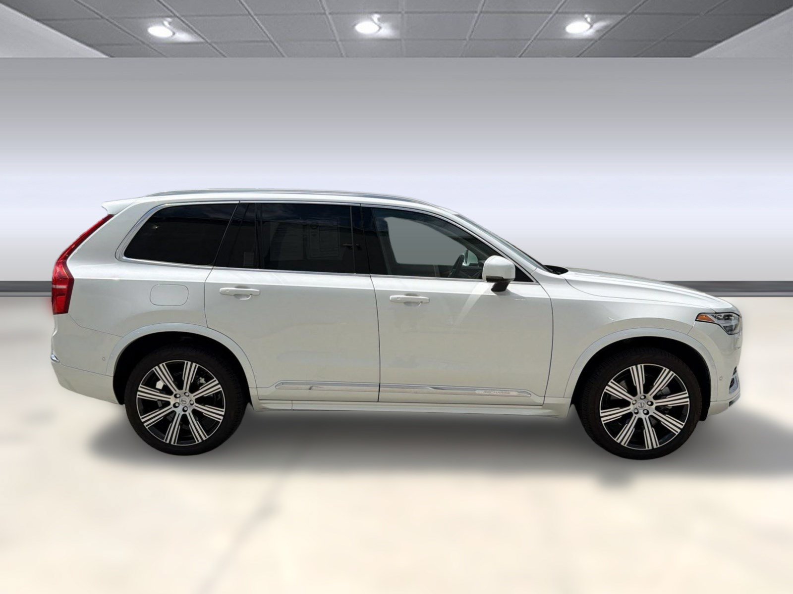 Certified 2024 Volvo XC90 T8 Plus w/ Protection Package Premier AWD/4WD image 8