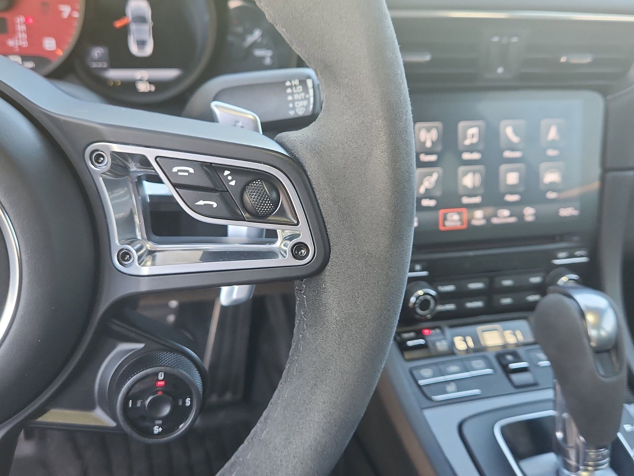 Used 2019 Porsche 911 Carrera GTS RWD image 17