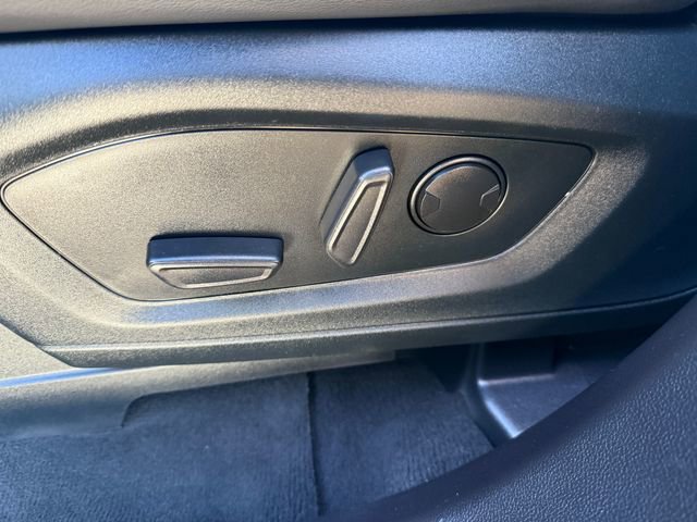 Used 2022 Ford Explorer XLT w/ Equipment Group 202A image 21