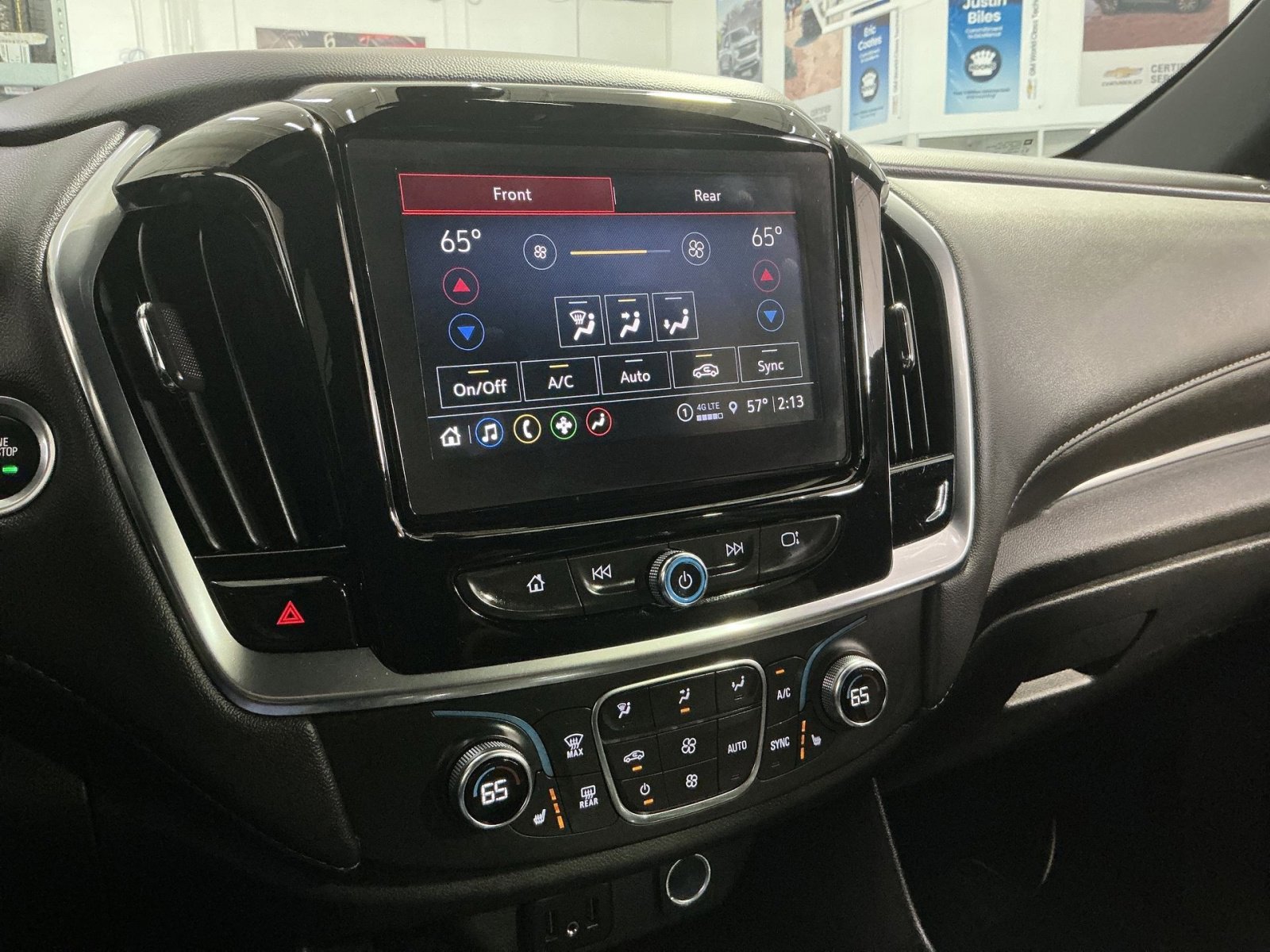 Used 2023 Chevrolet Traverse LT image 22