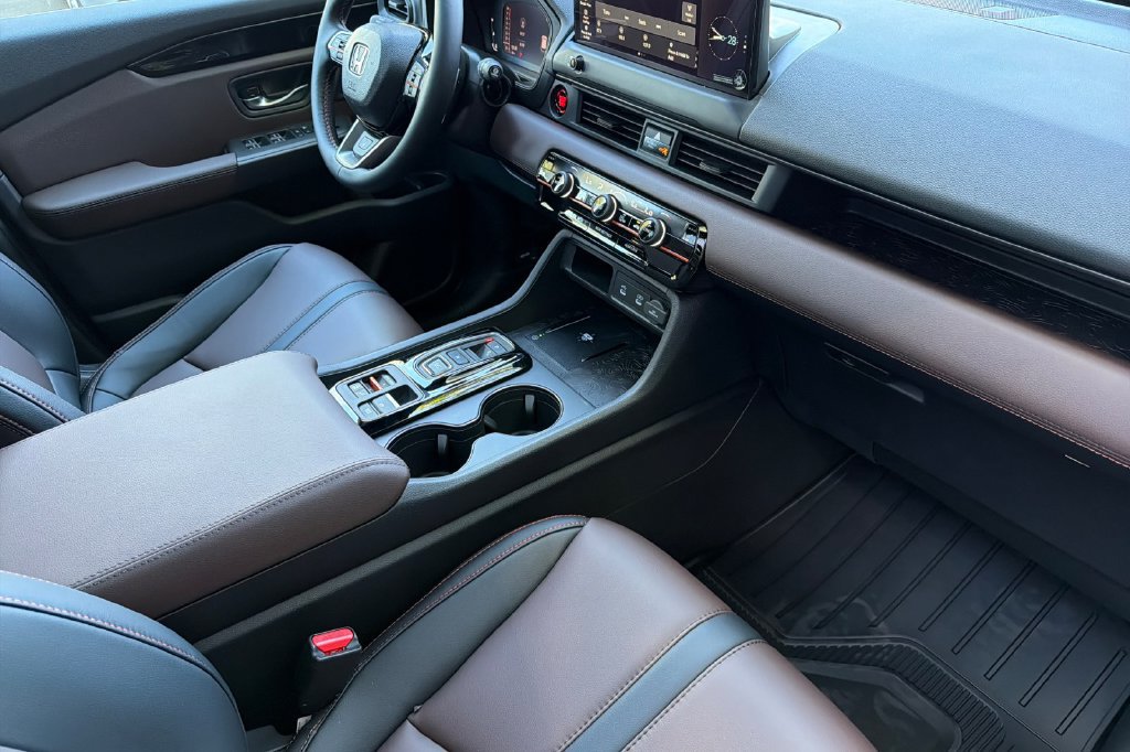 New 2026 Honda Pilot TrailSport image 13