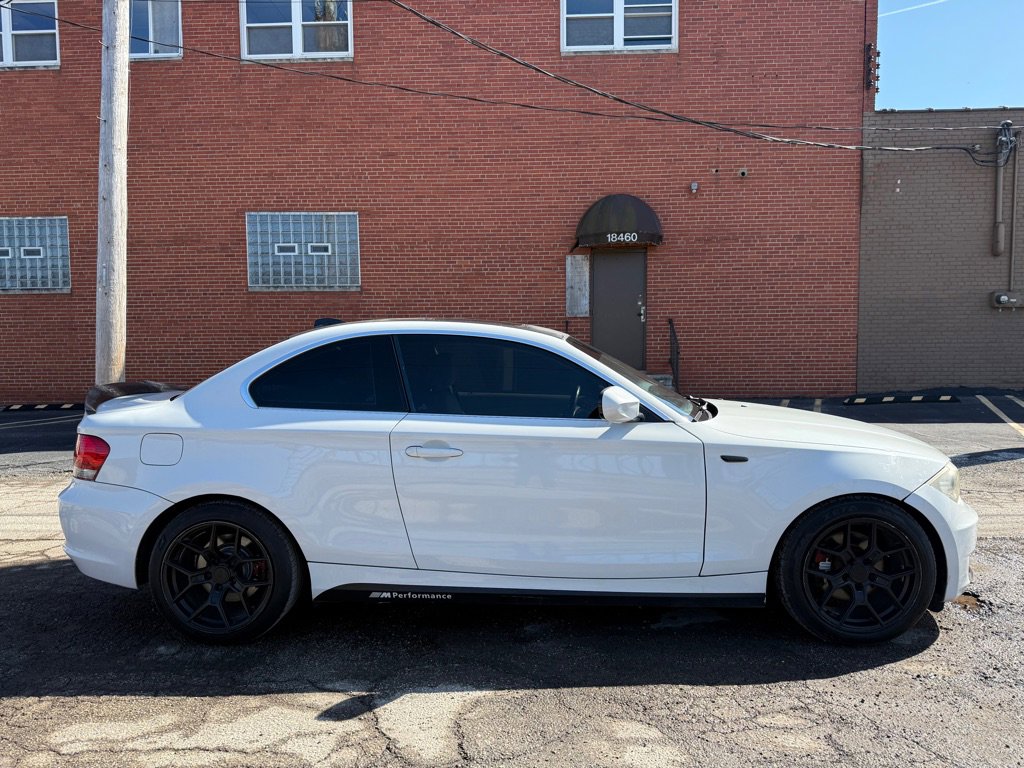 Used 2011 BMW 128i Coupe image 2