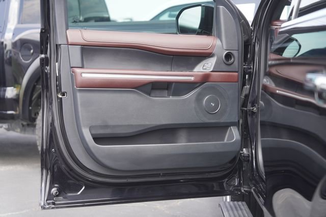 Used 2022 Ford Expedition Limited RWD image 31