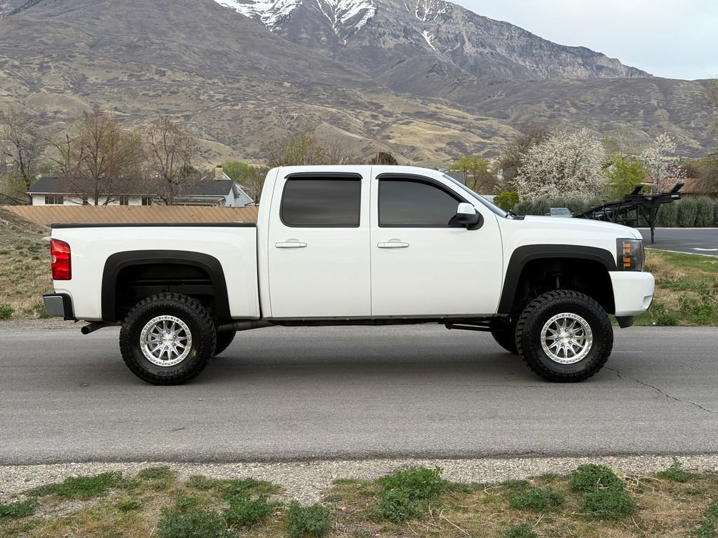 Used 2007 Chevrolet Silverado 1500 LTZ w/ Safety Package AWD/4WD image 8
