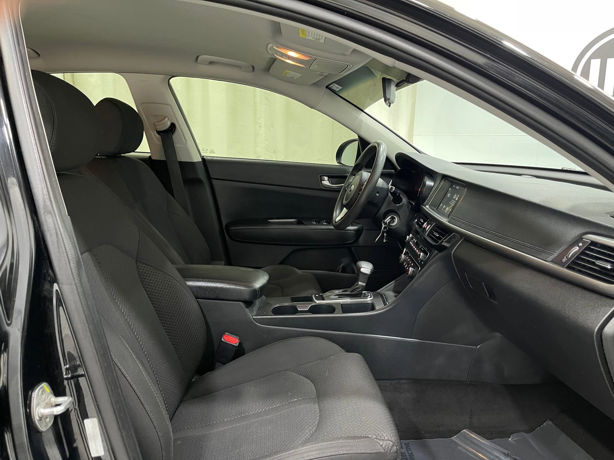 Used 2018 Kia Optima LX w/ 17" Alloy Wheels Package image 29