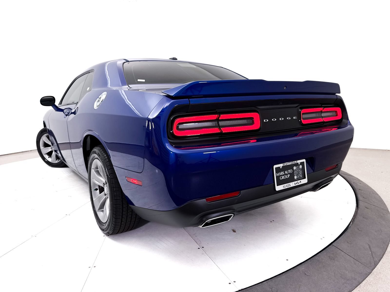 Used 2021 Dodge Challenger SXT RWD image 7