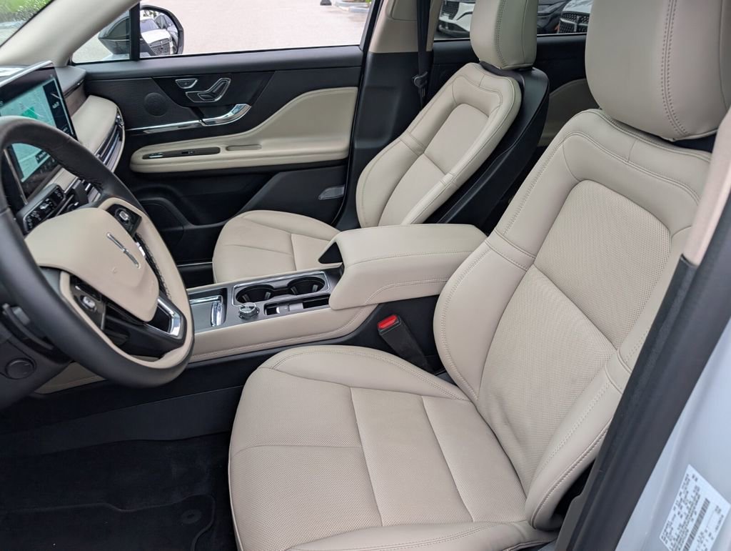 New 2026 Lincoln Corsair Reserve FWD image 11