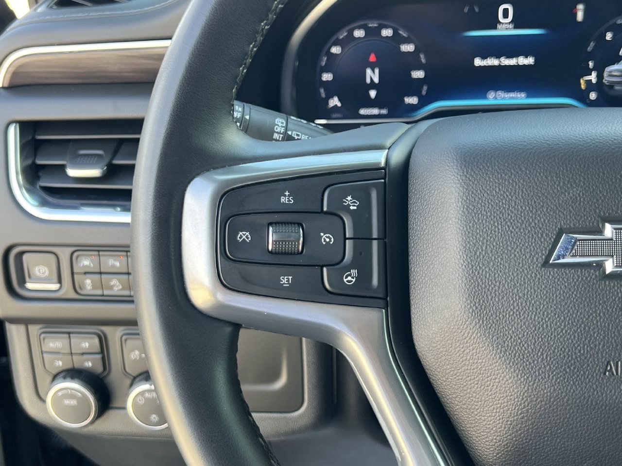Used 2023 Chevrolet Tahoe Z71 w/ Luxury Package AWD/4WD image 12