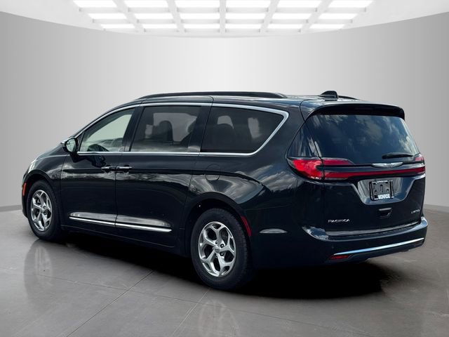Used 2023 Chrysler Pacifica Limited image 5