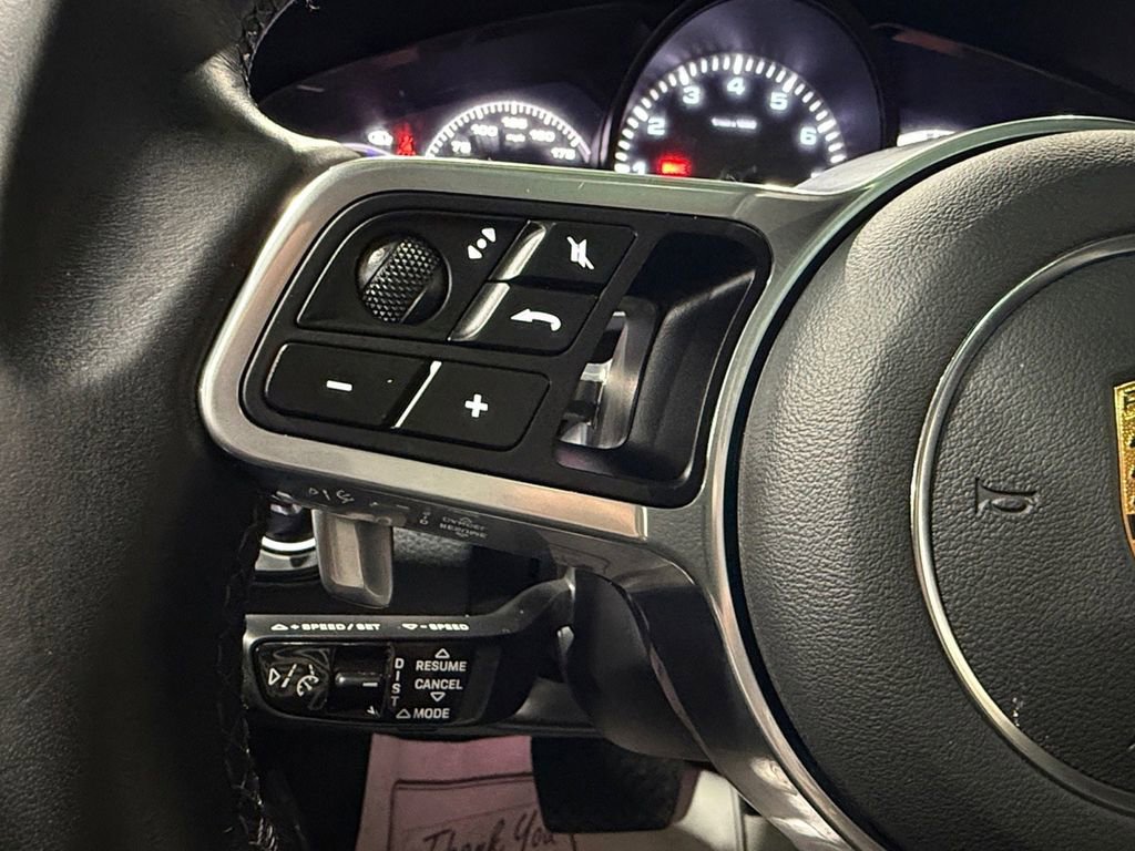Used 2022 Porsche Cayenne Platinum Edition image 27