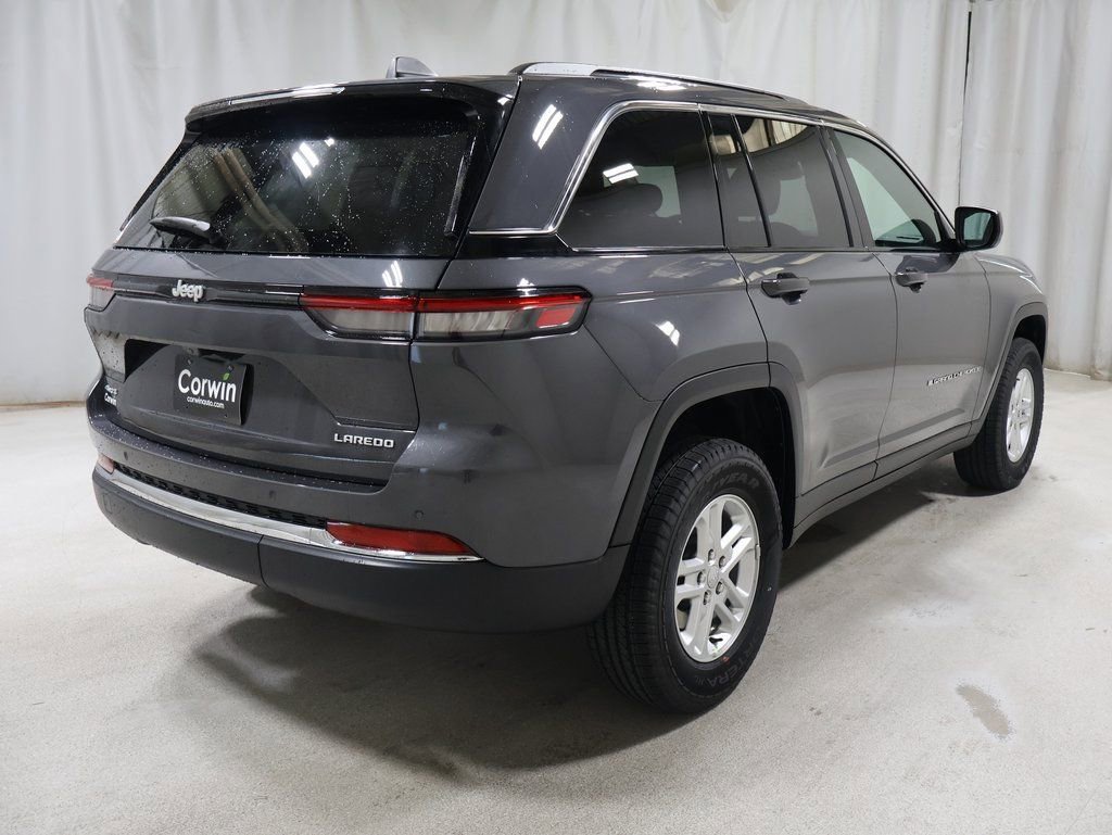 New 2025 Jeep Grand Cherokee Laredo w/ Luxury Tech Group I image 2