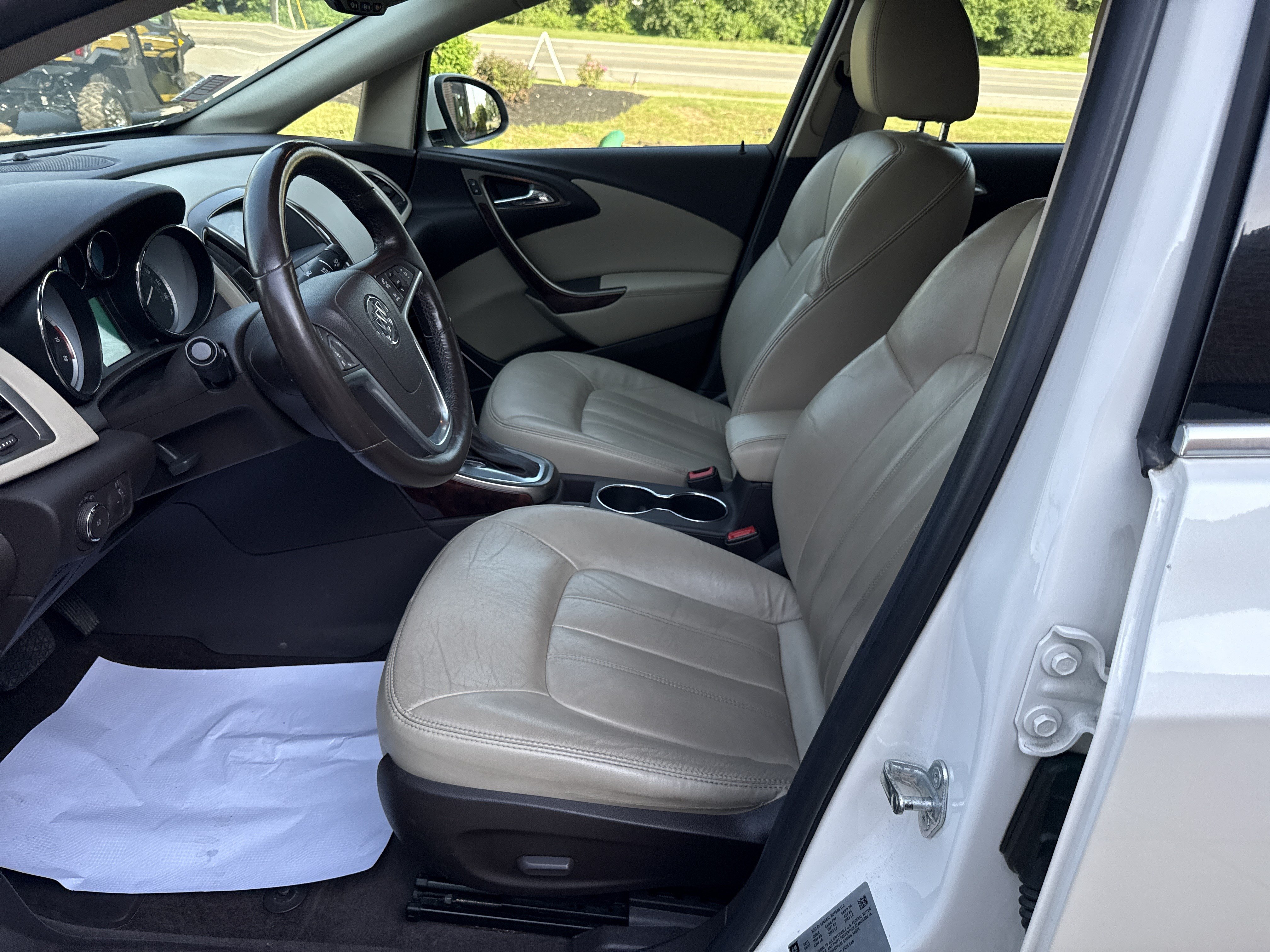 Used 2014 Buick Verano Leather FWD image 12