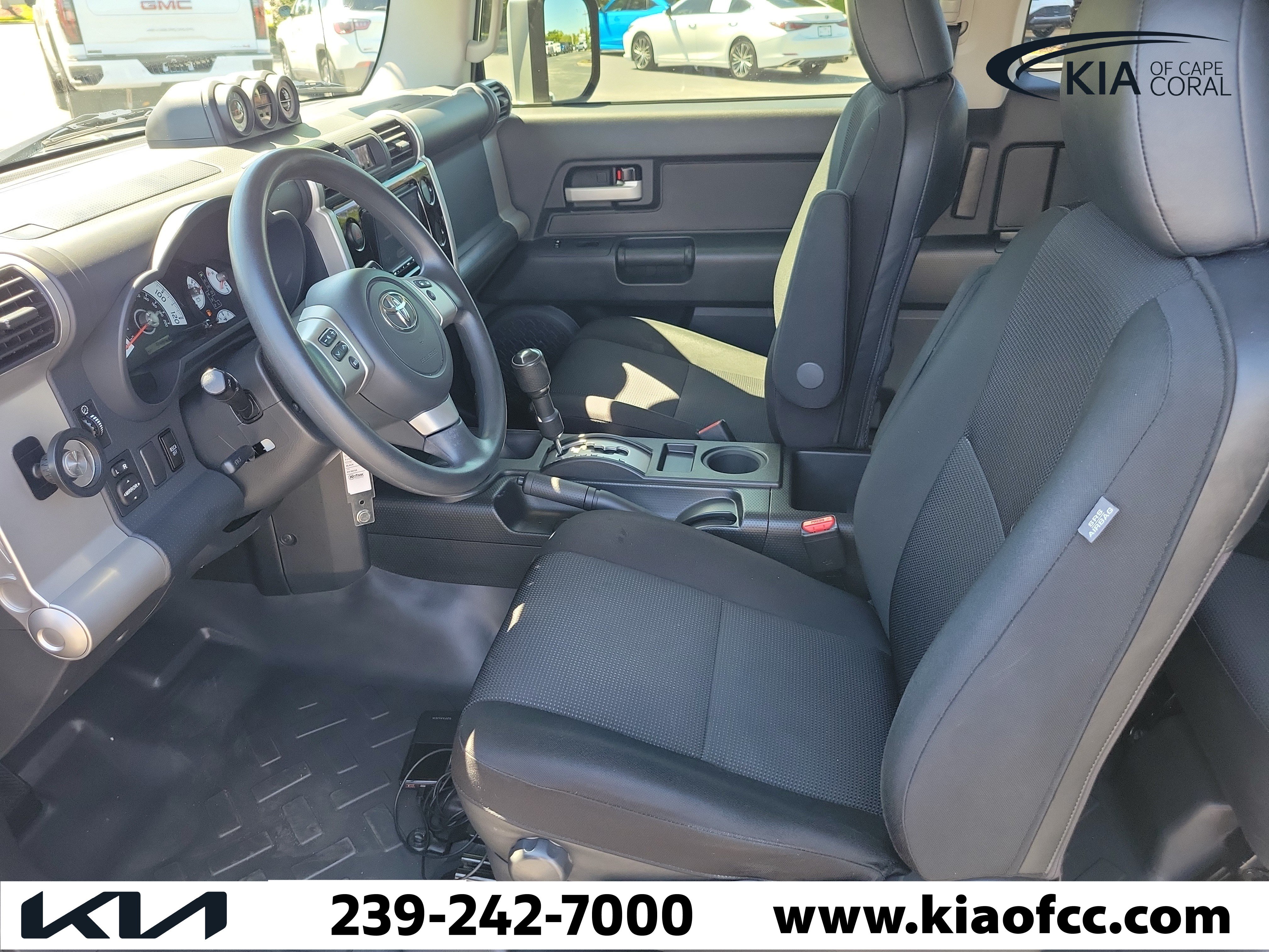 Used 2014 Toyota FJ Cruiser 4WD w/ Convenience Package image 21