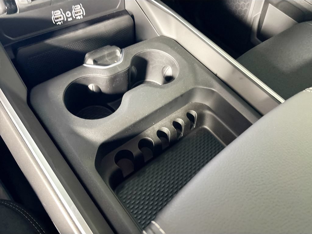 New 2026 RAM 2500 Big Horn AWD/4WD image 15