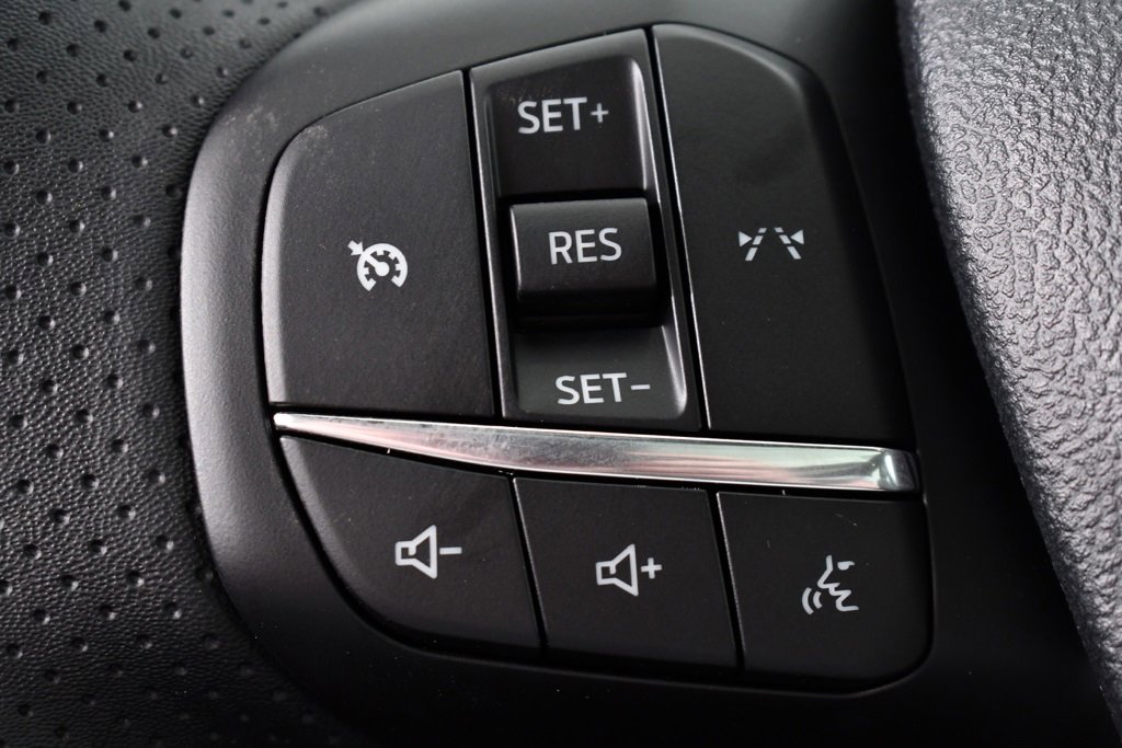 New 2025 Ford Escape ST-Line w/ Cold Weather Package image 32