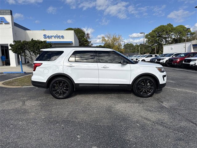 Used 2019 Ford Explorer XLT w/ Equipment Group 202A image 4