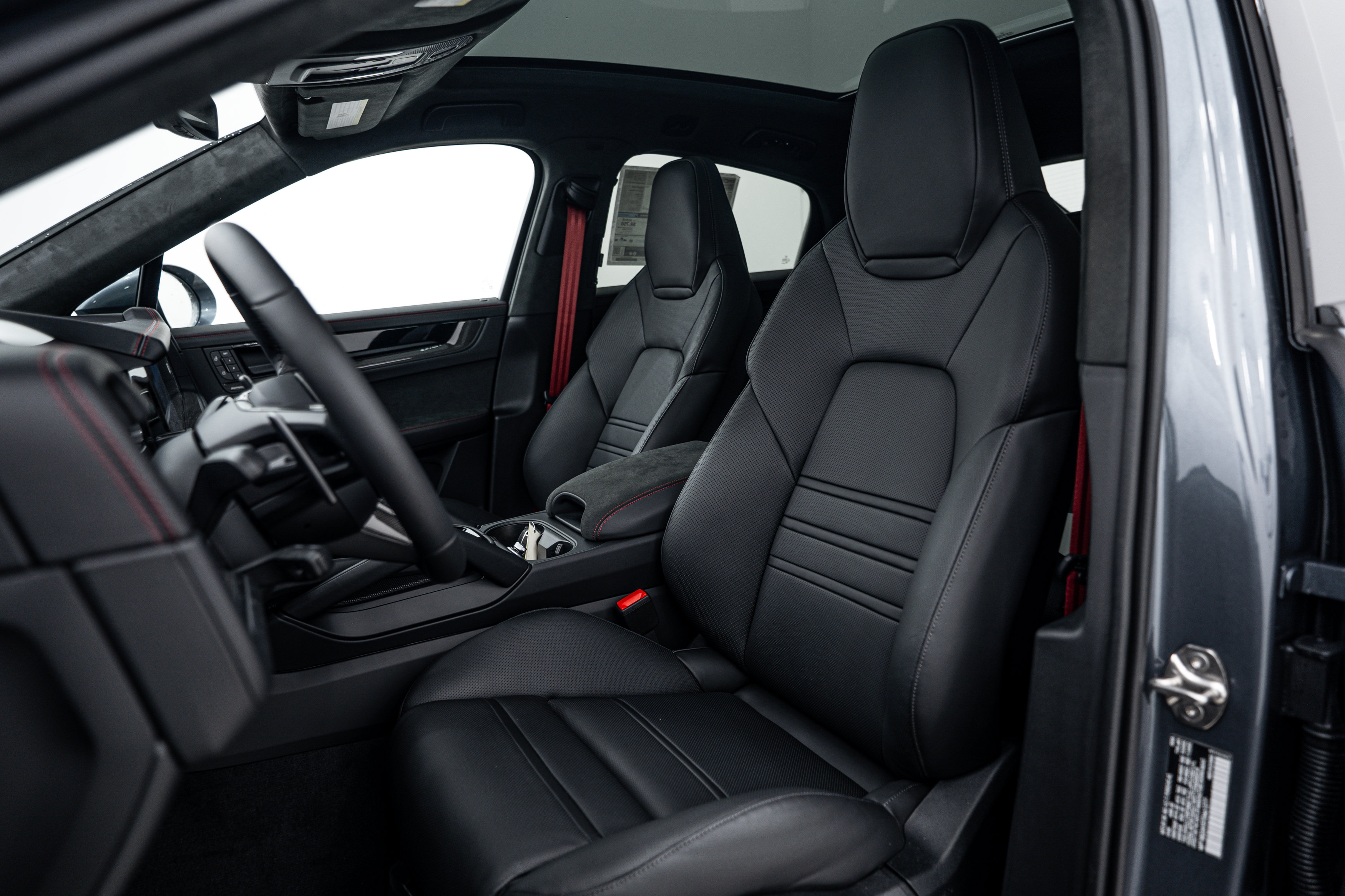 New 2026 Porsche Cayenne GTS AWD/4WD image 23