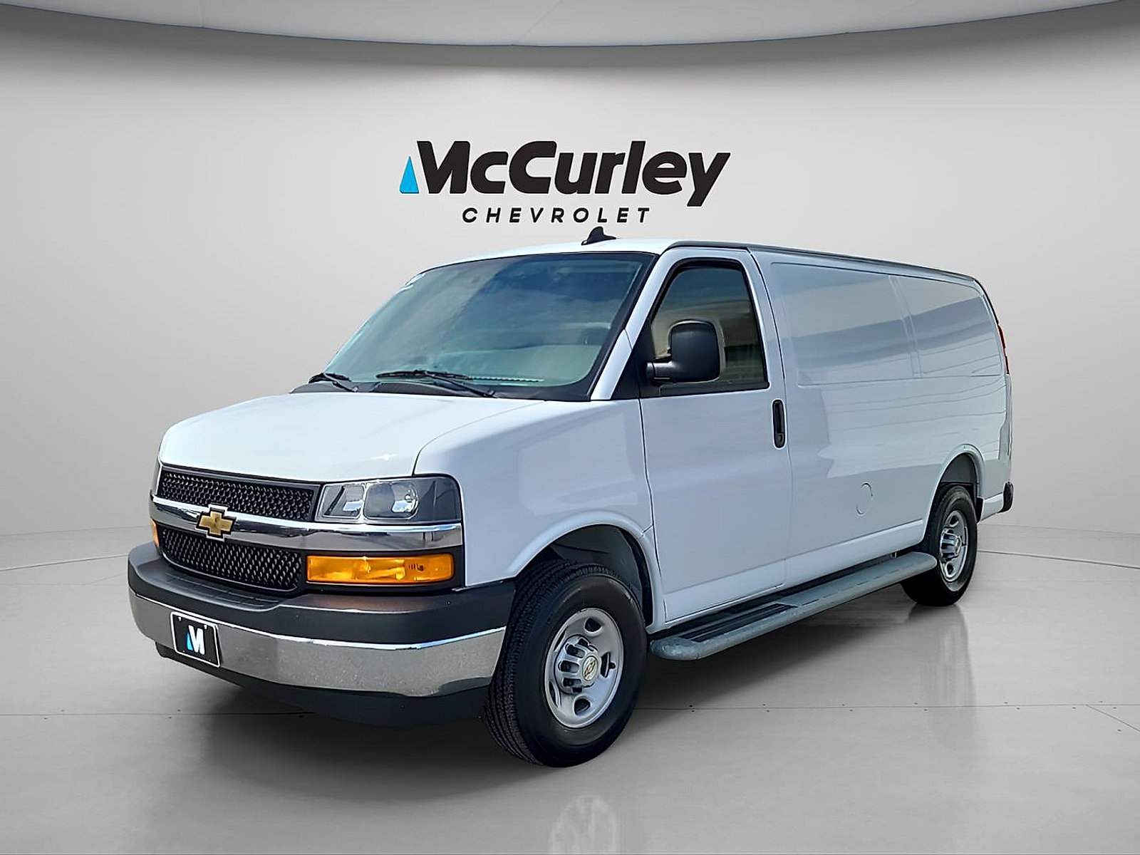 Used 2025 Chevrolet Express 2500 w/ Driver Convenience Package RWD image 3