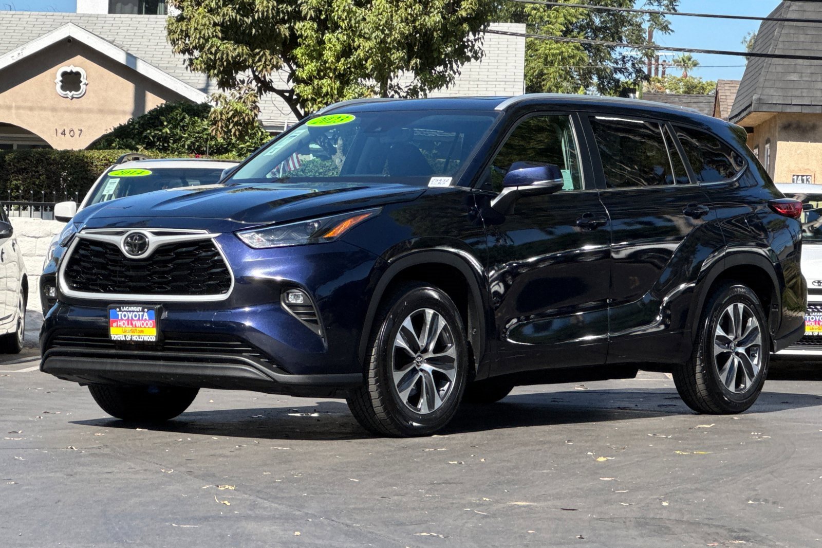 Used 2023 Toyota Highlander XLE image 8