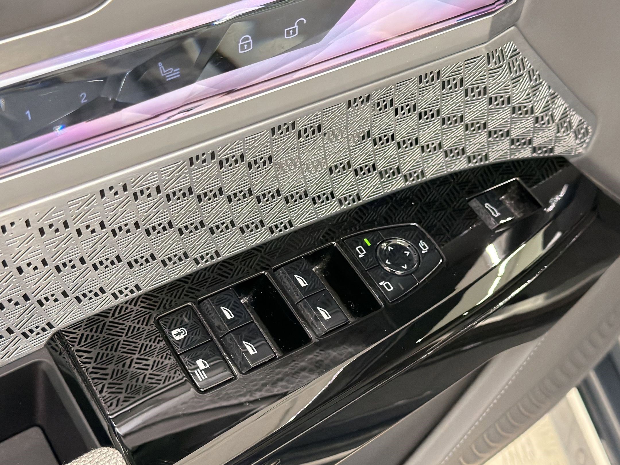 Certified 2023 BMW i7 xDrive60 image 20