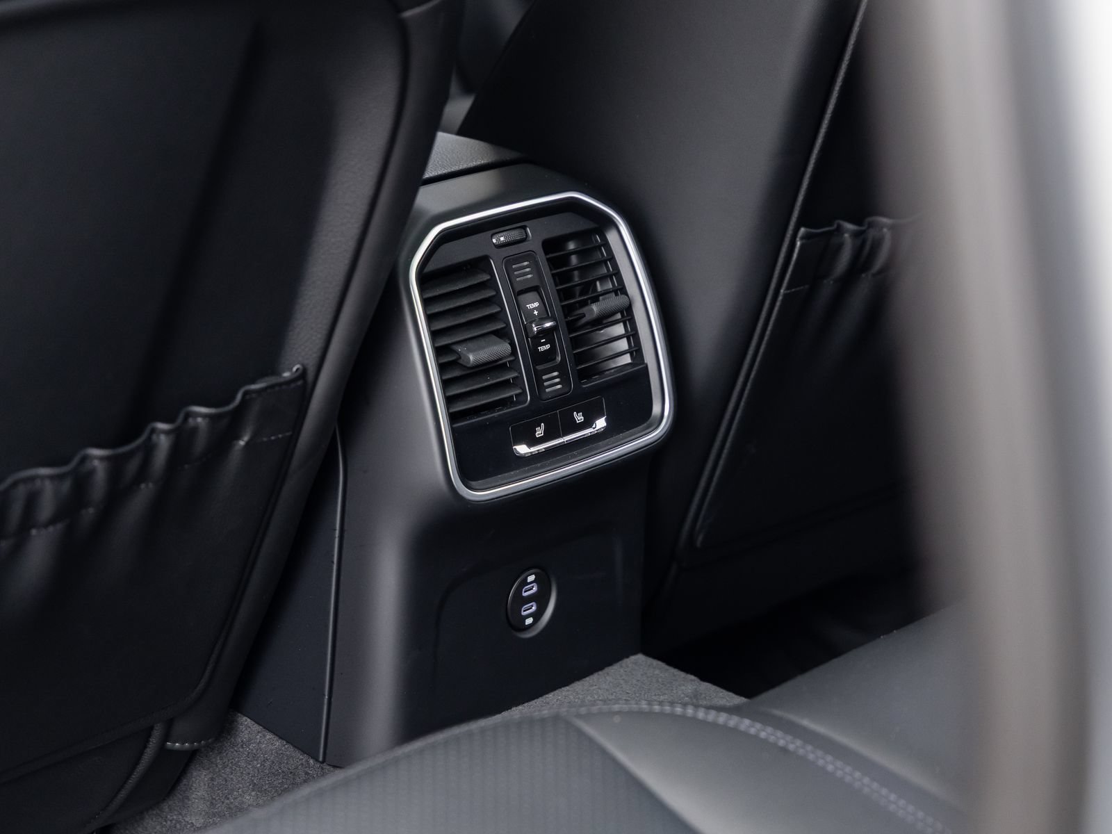 Certified 2026 Porsche Macan AWD/4WD image 37