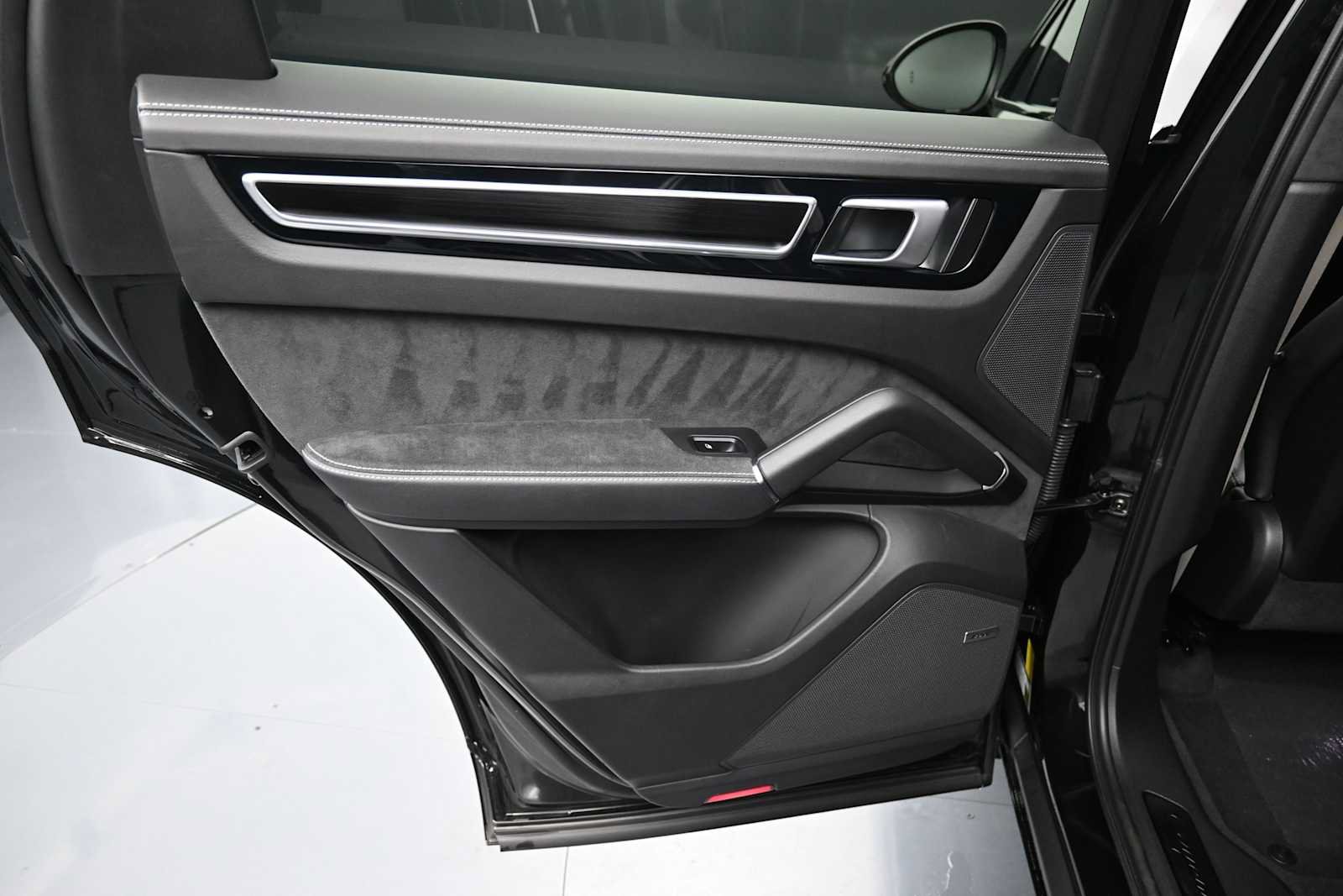 Certified 2023 Porsche Cayenne GTS AWD/4WD image 19