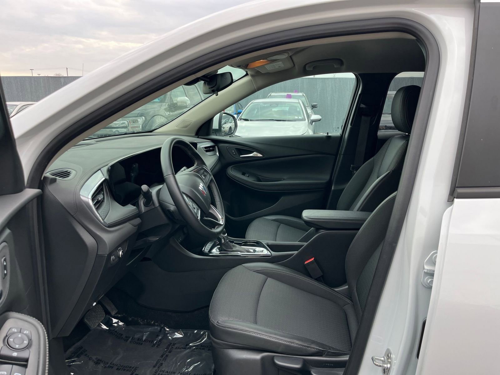 Used 2025 Buick Encore GX Preferred AWD/4WD image 26