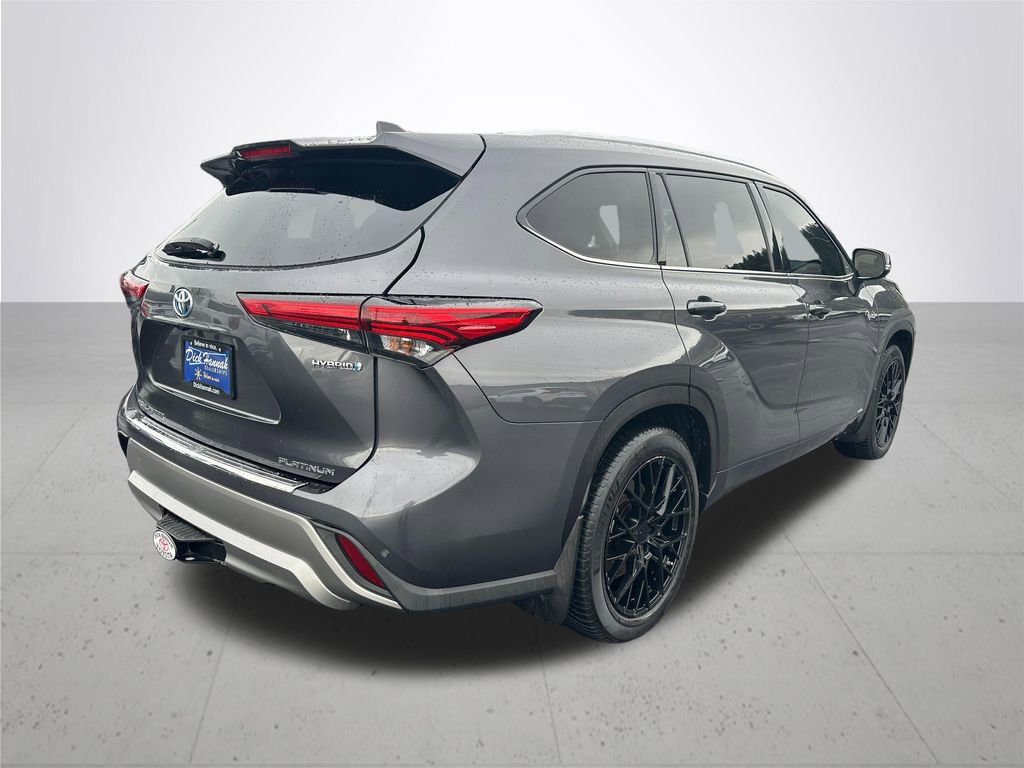 Used 2022 Toyota Highlander Platinum image 7