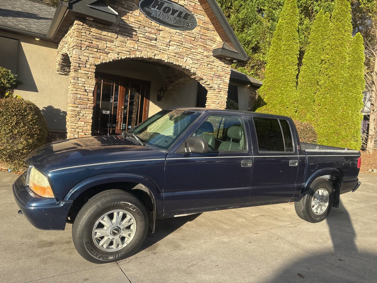 Used 2002 GMC Sonoma SLS w/ Marketing Option Pkg image 2