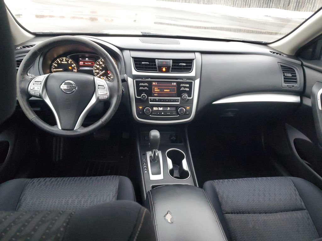 Used 2017 Nissan Altima 2.5 SV image 9