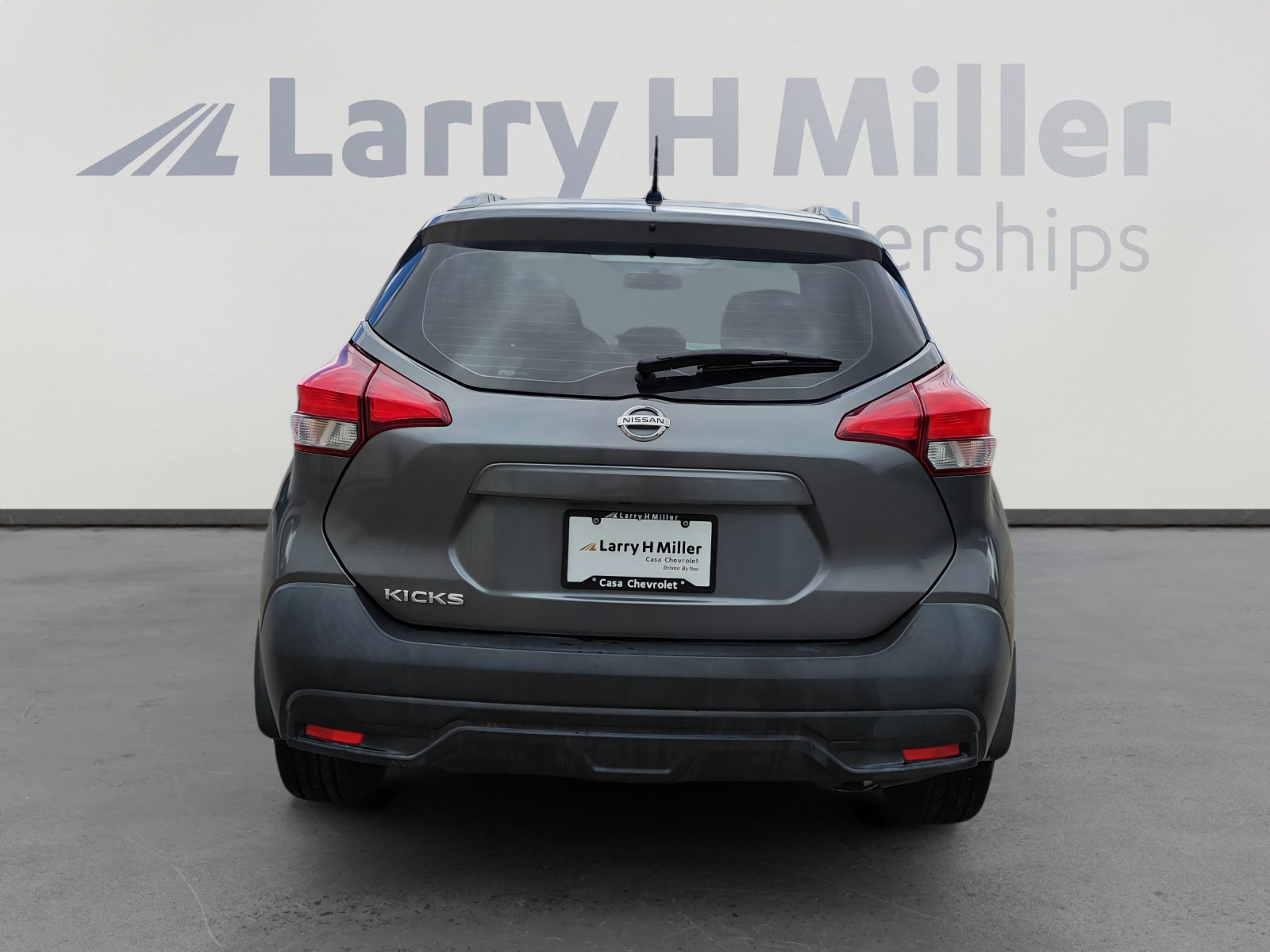 Used 2019 Nissan Kicks S FWD image 4