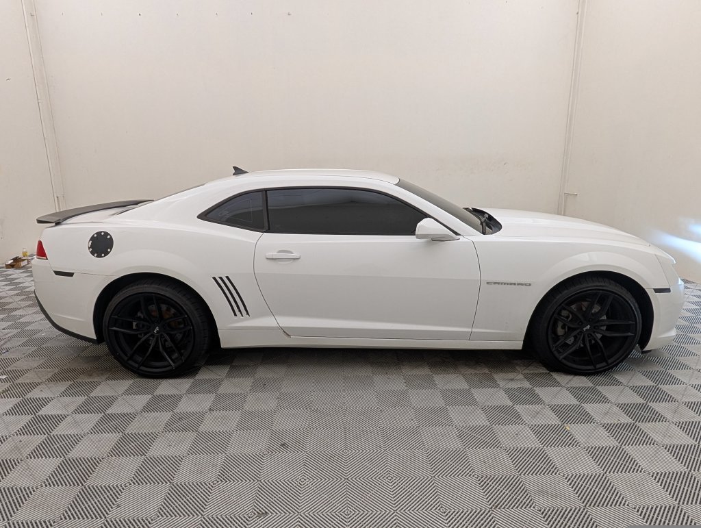 Used 2015 Chevrolet Camaro LS RWD image 2