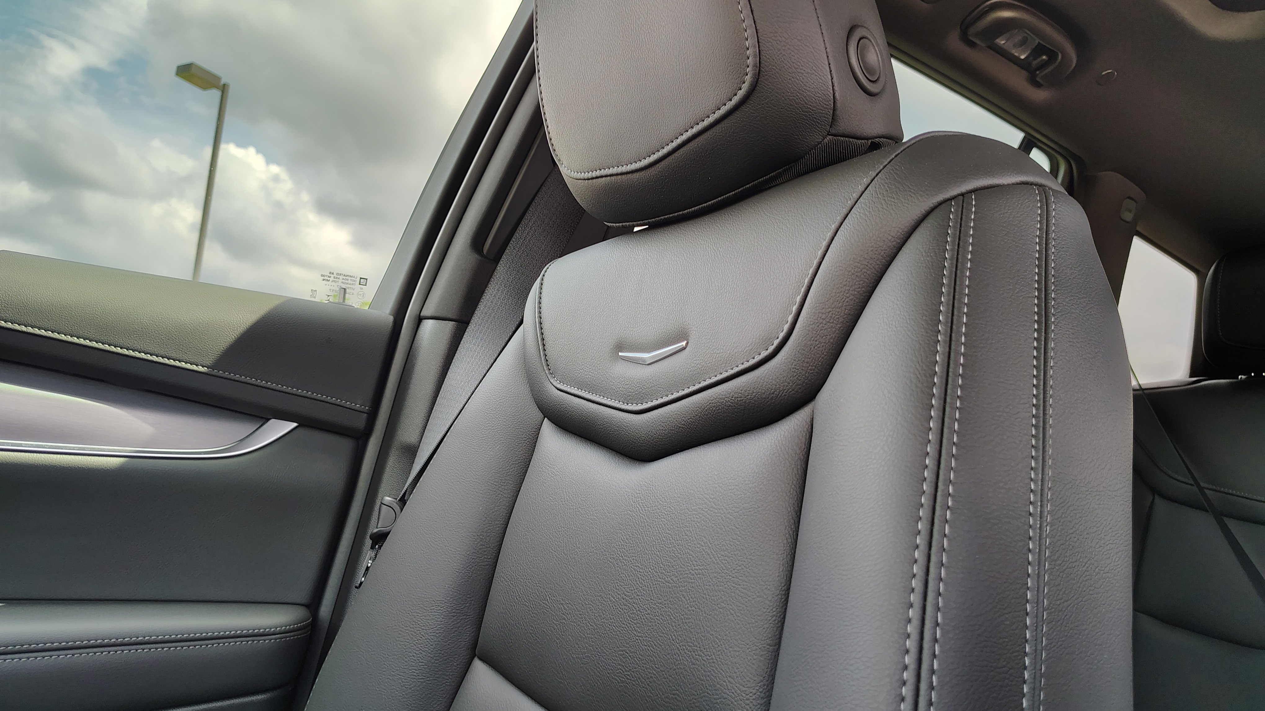 New 2025 Cadillac XT6 Luxury w/ LPO, Premium Carpet Package image 29