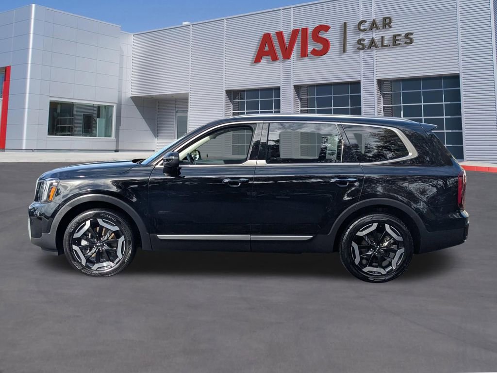 Used 2025 Kia Telluride S image 11
