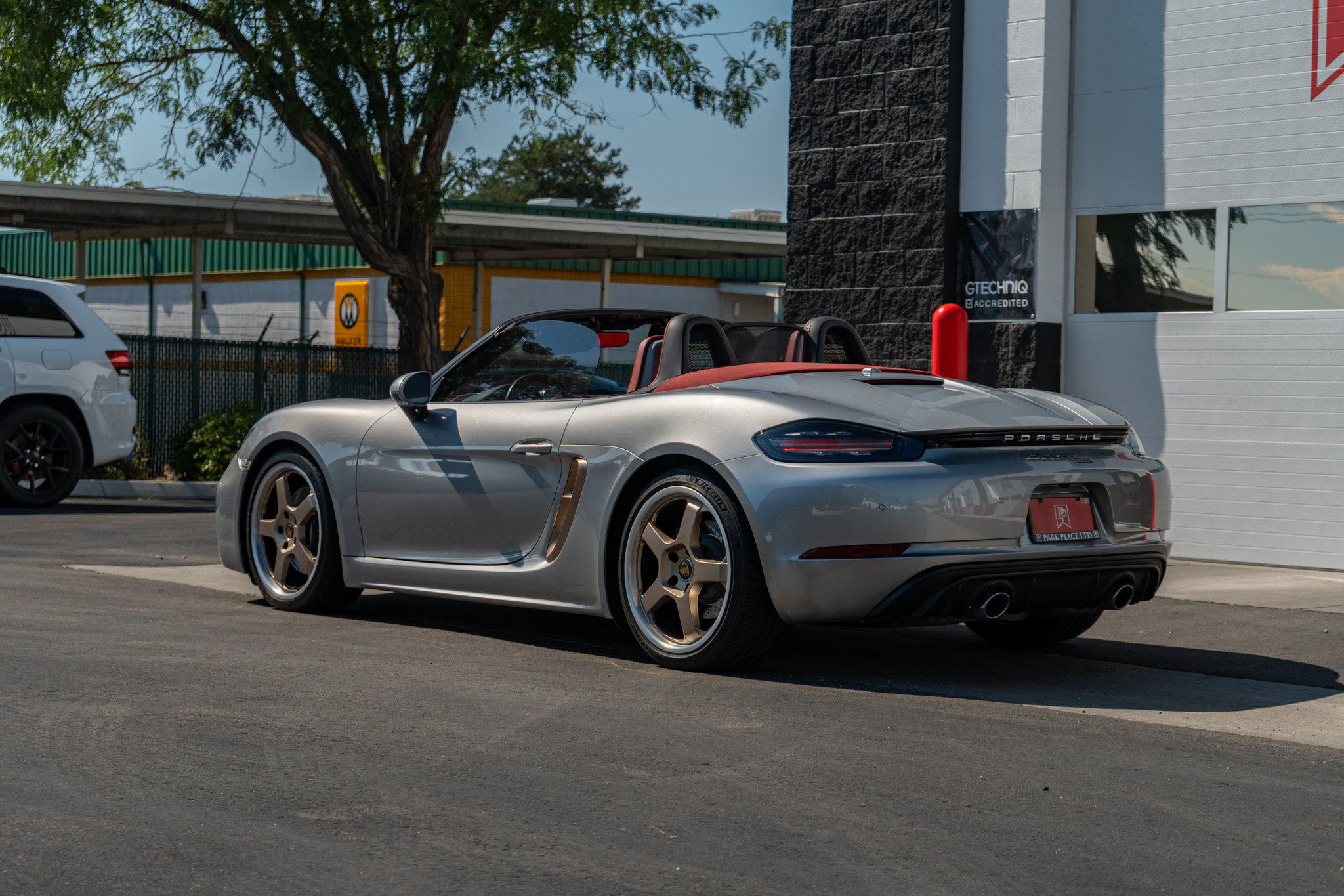 Used 2021 Porsche 718 Boxster RWD image 21