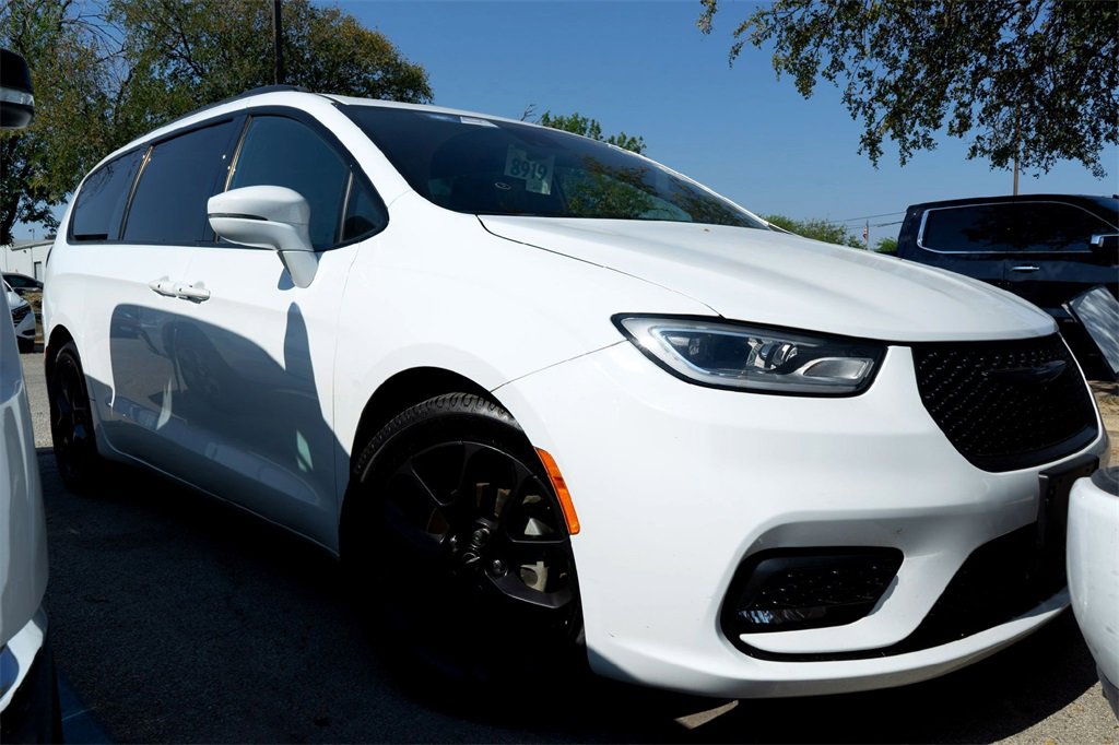 Used 2022 Chrysler Pacifica Touring-L w/ S Appearance Package