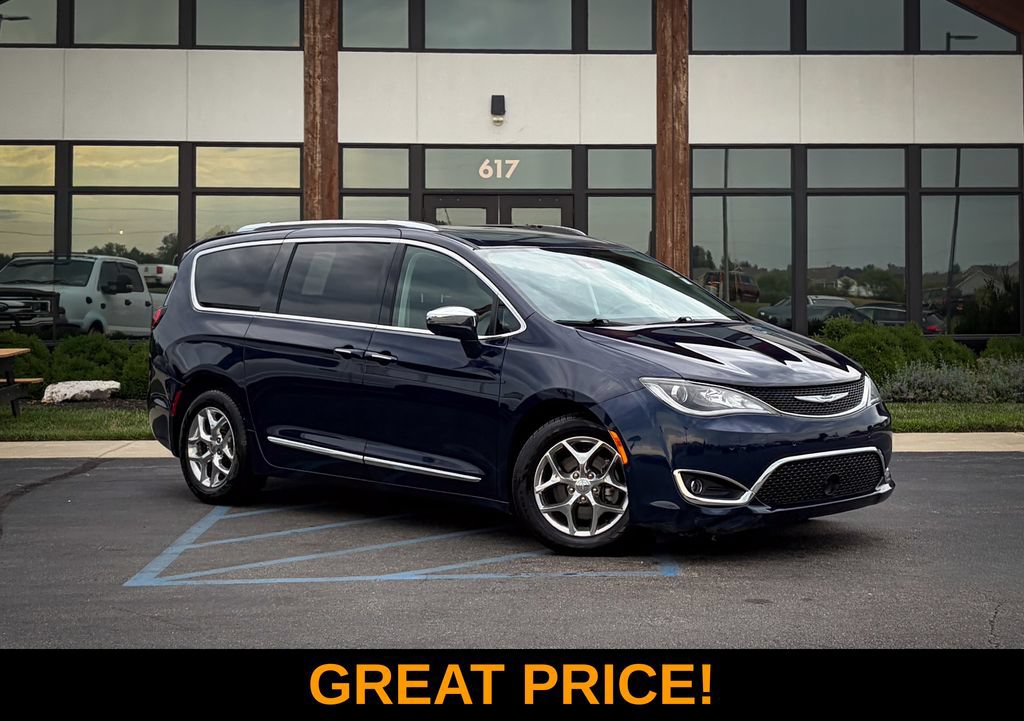 Used 2019 Chrysler Pacifica Limited w/ Advanced Safetytec Group FWD image 1