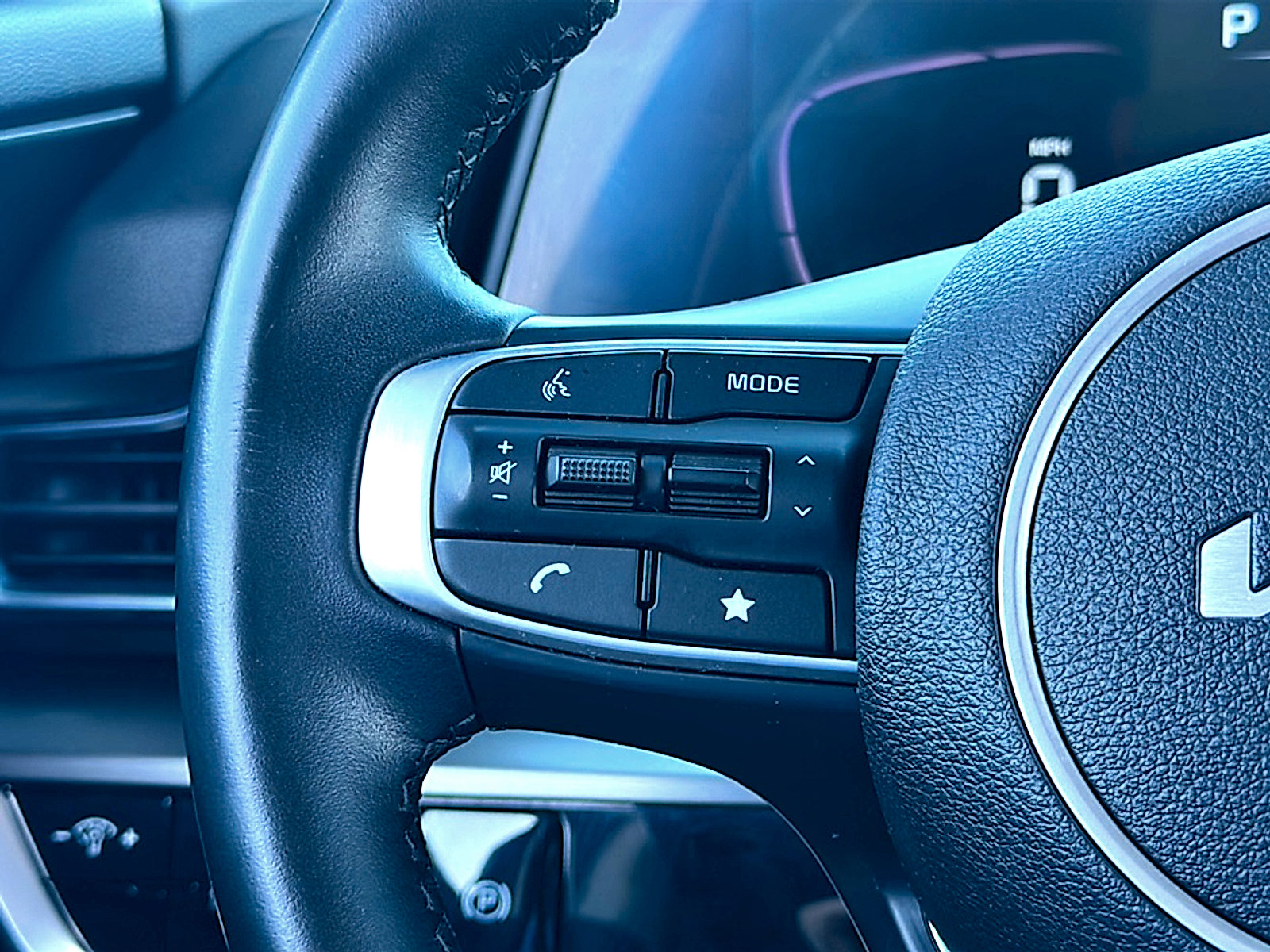 Used 2023 Kia Sportage EX image 30