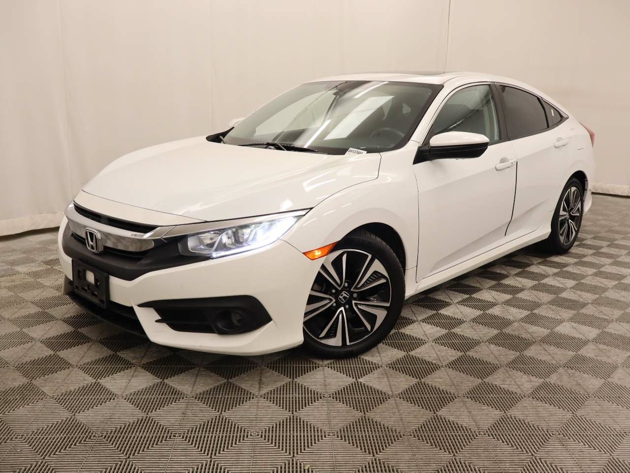 Used 2018 Honda Civic EX-T image 1