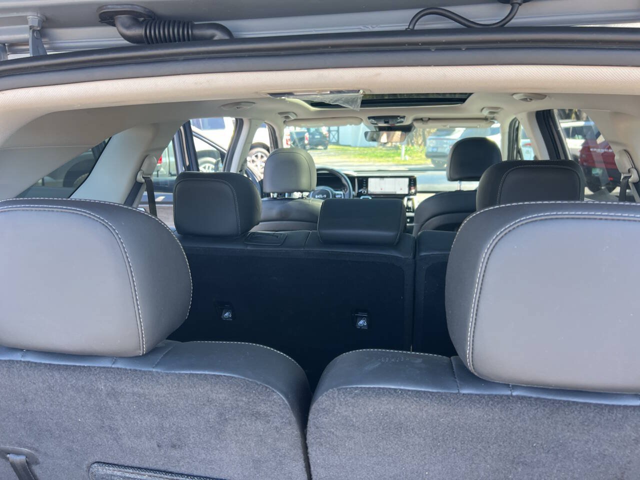 Used 2023 Kia Sorento S w/ Panoramic Sunroof Package AWD/4WD image 26