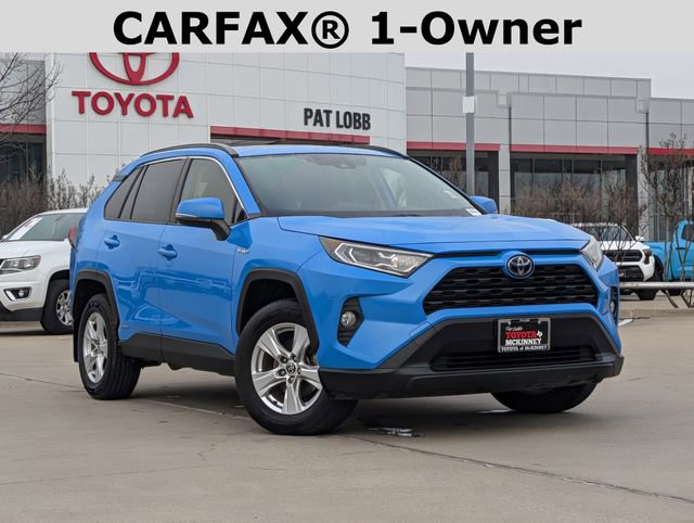 Used 2020 Toyota RAV4 XLE w/ Convenience Package image 2