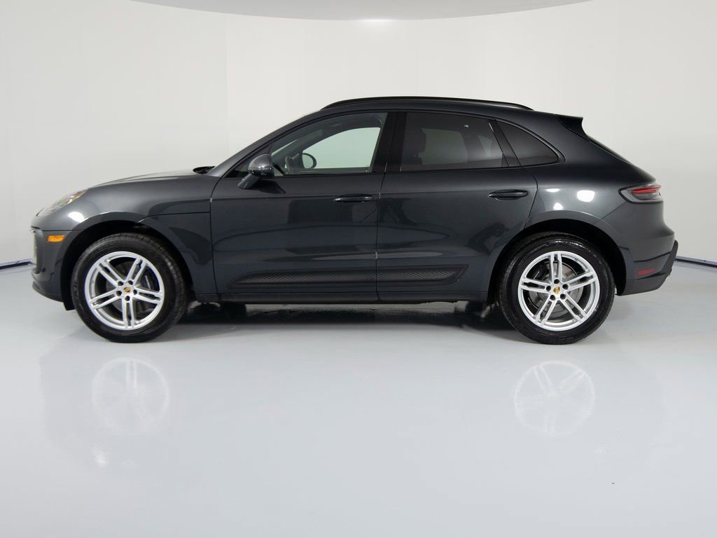 Certified 2025 Porsche Macan image 2