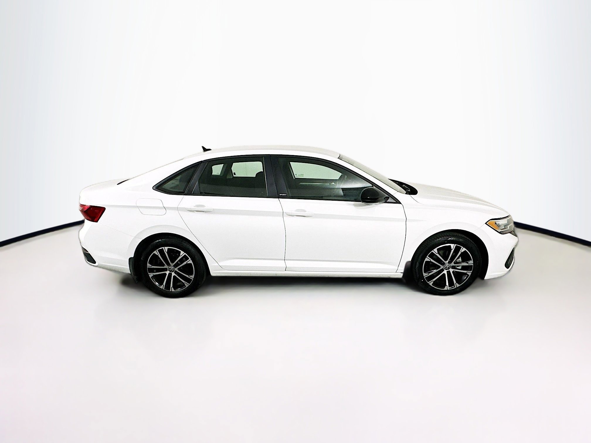 Used 2024 Volkswagen Jetta Sport image 10