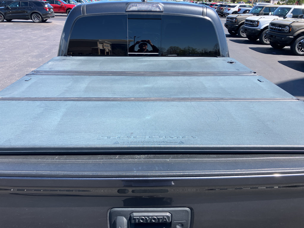 Used 2018 Toyota Tacoma TRD Sport image 8