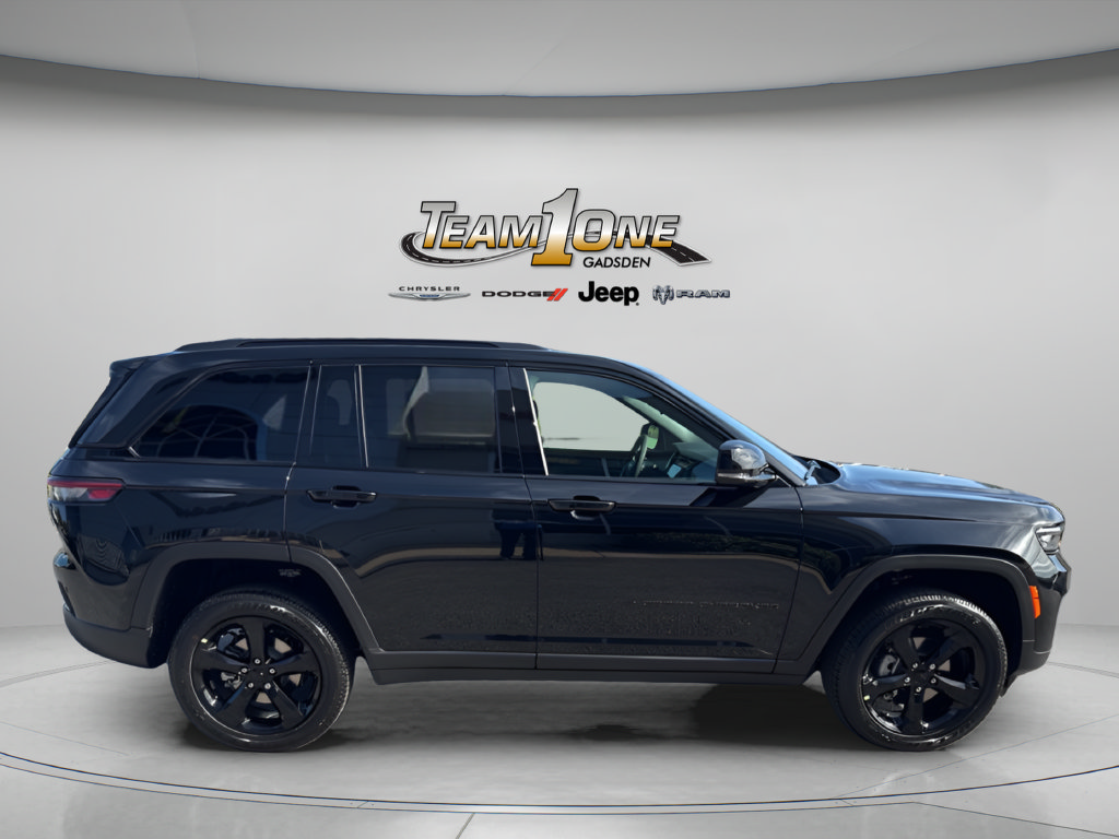 New 2025 Jeep Grand Cherokee 4WD image 9