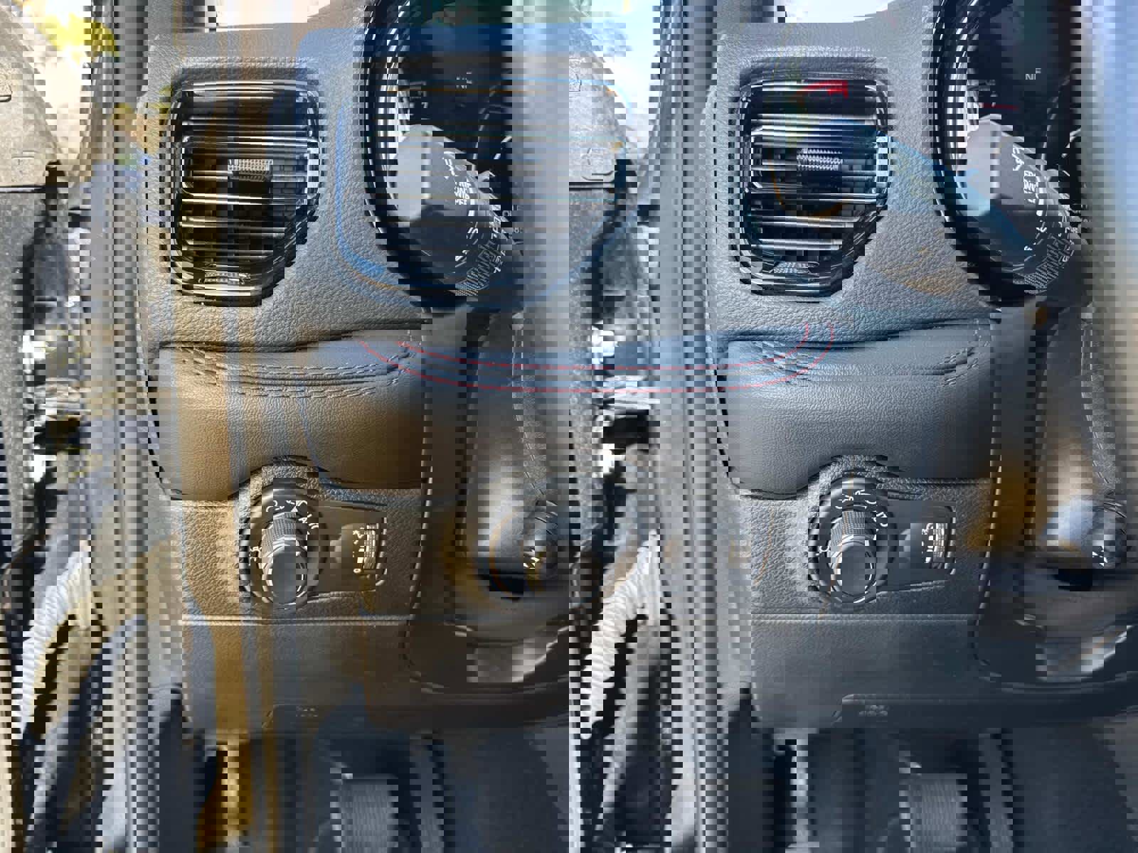 Used 2024 Dodge Durango GT image 33