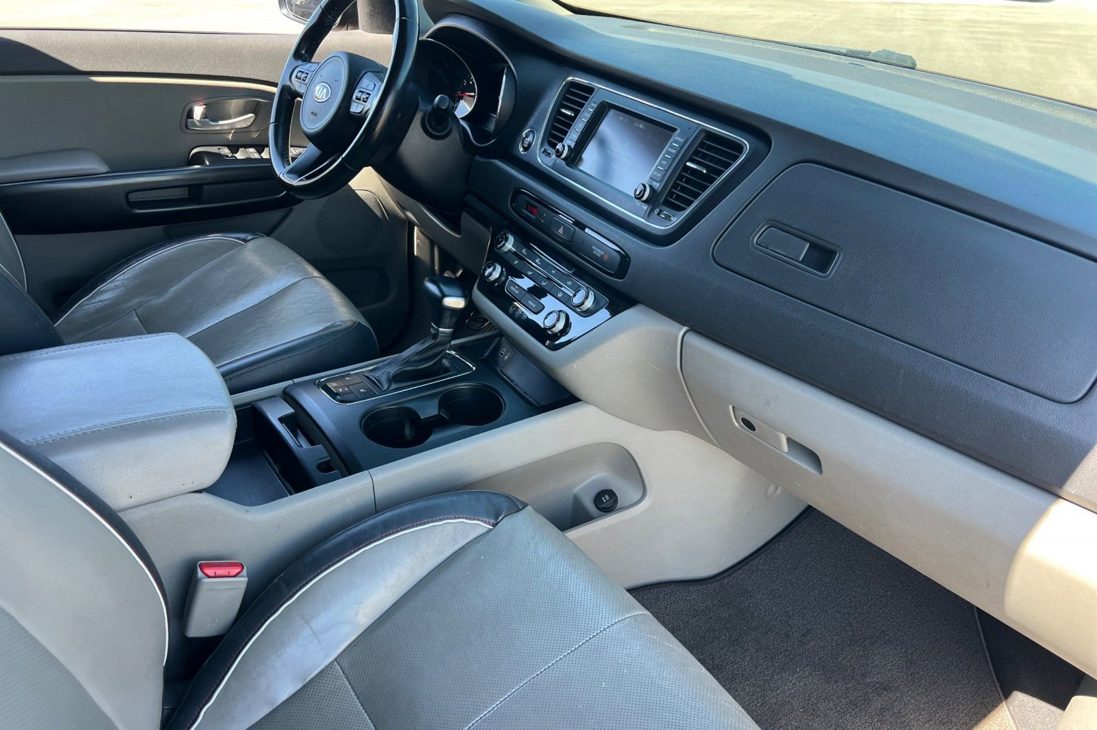 Used 2017 Kia Sedona LX w/ LX Essentials Premium Package image 14