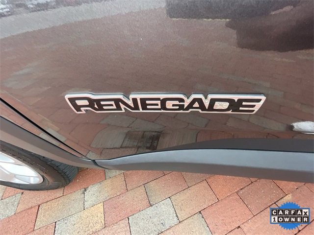 Used 2018 Jeep Renegade Latitude image 11