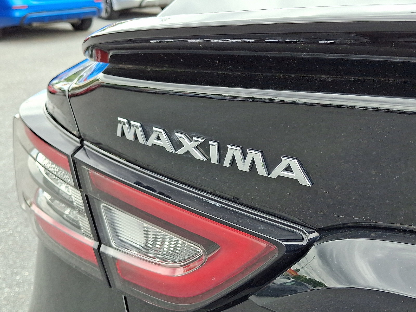 Used 2023 Nissan Maxima SR w/ Sport Mat Group FWD image 9