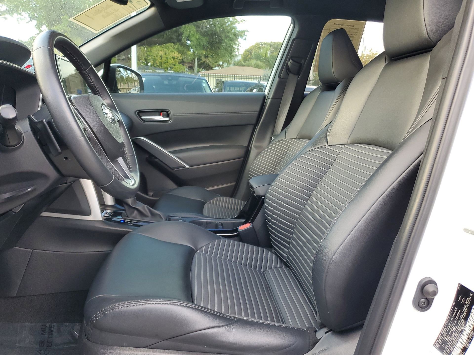 Used 2023 Toyota Corolla Cross XSE w/ Convenience Package image 20